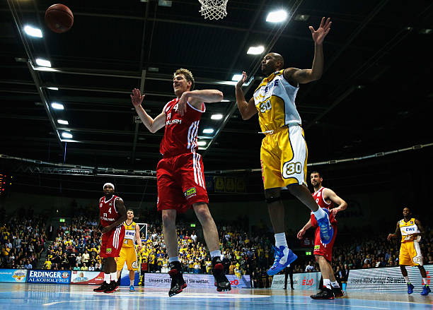 足球比赛现 足球比赛现