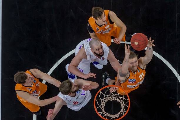 不少分析家 不少分析家